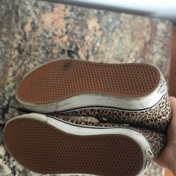 SOLD- VANS LEO canvas high top sneakers - Picture 4 of 7